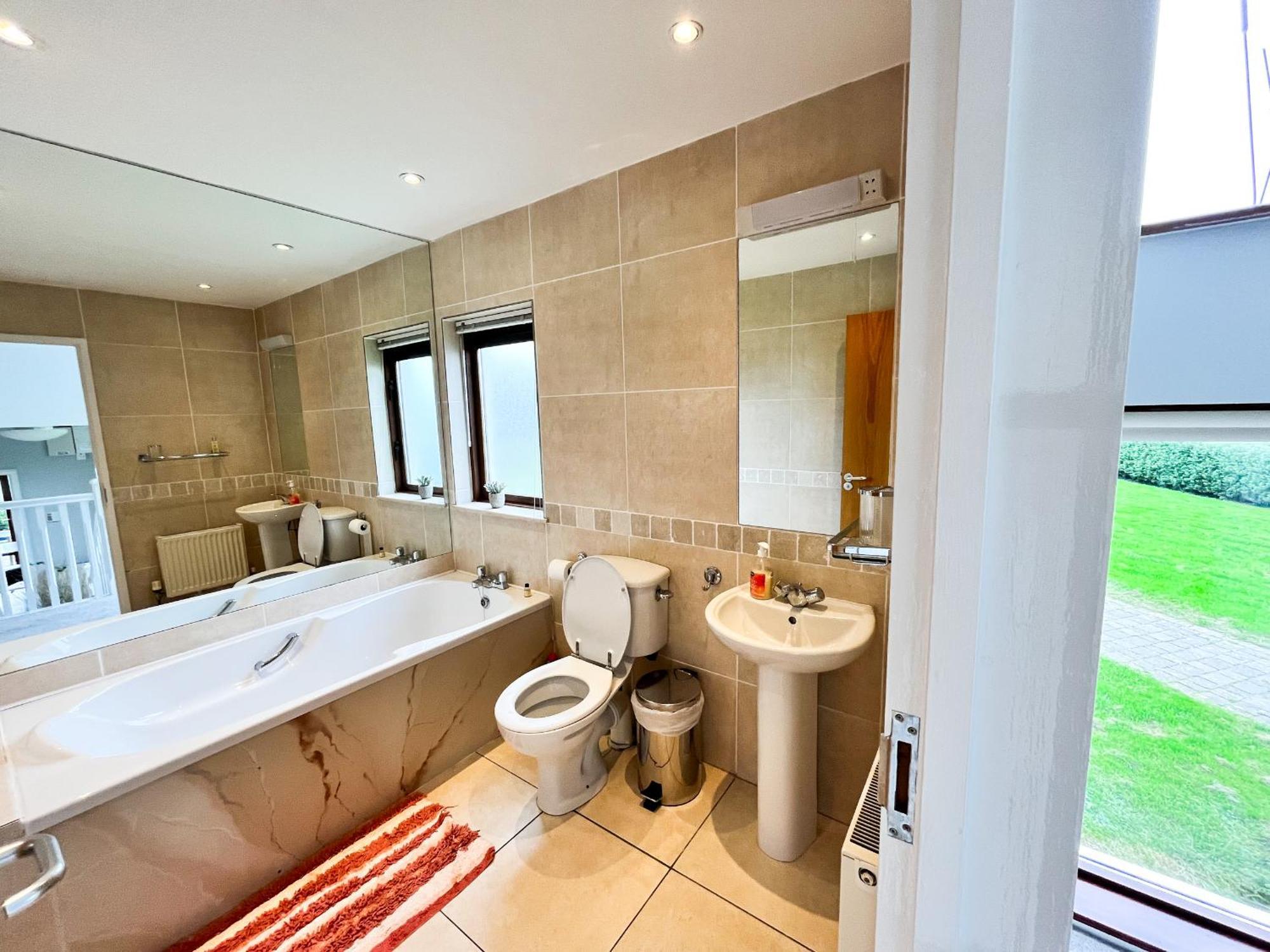Sea Haven - My Tranquil Costal Retreat - Commanding Views Villa Youghal